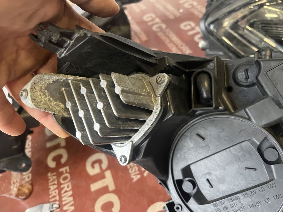 Фар Opel Crossland