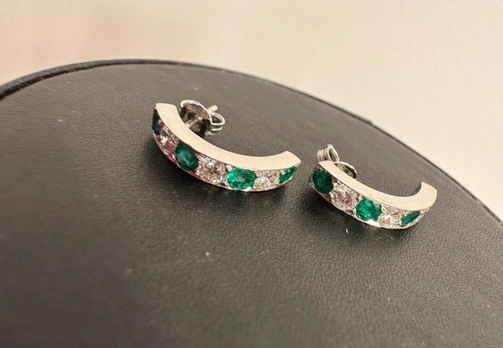 Set cercei și inele diamante și smaralde