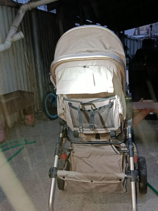 Коляска детская серая