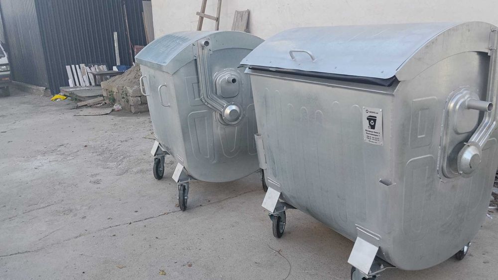 Оцинкованный бак для мусора 1100 л.