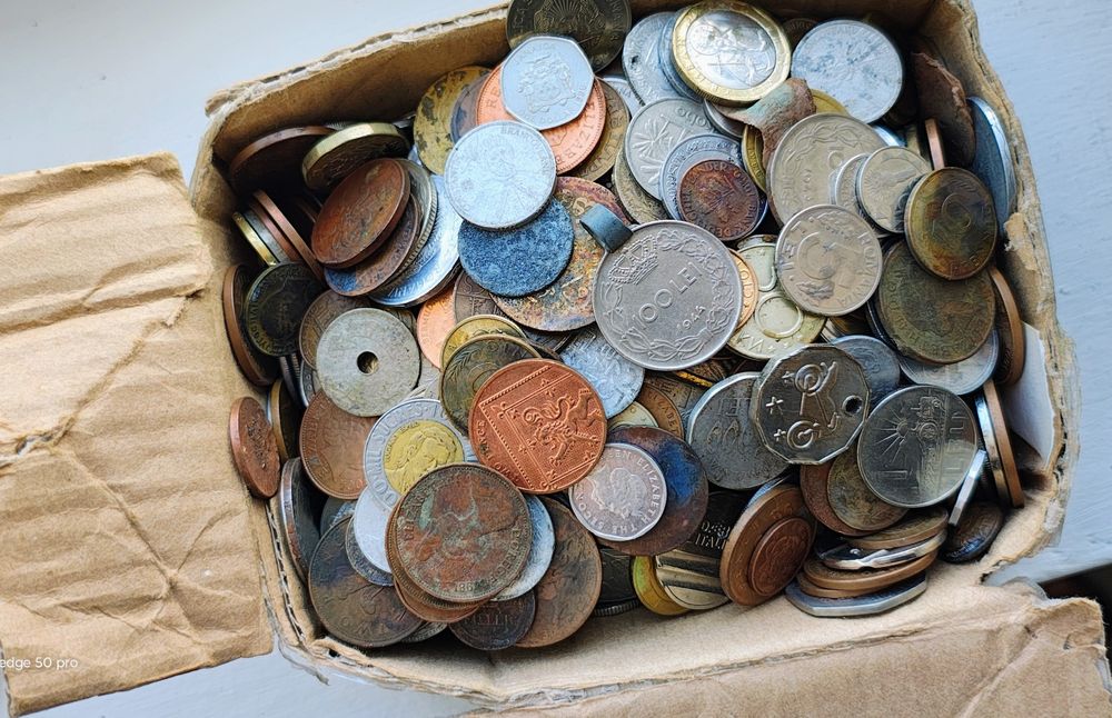 Multe monede vechi