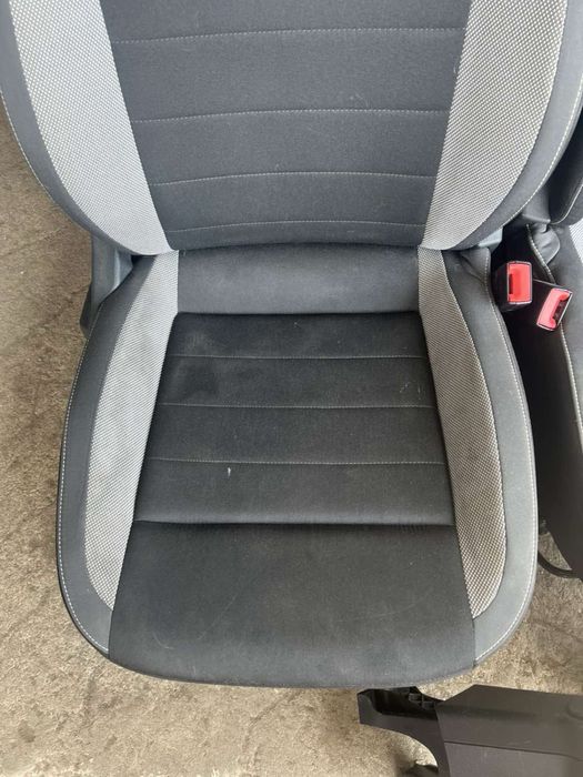 Плюшен плат салон Skoda Rapid Седалки Шкода Рапид Ном 99 отличен 2017г