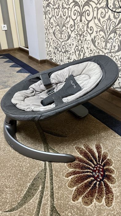 детский шезлонг-качалка