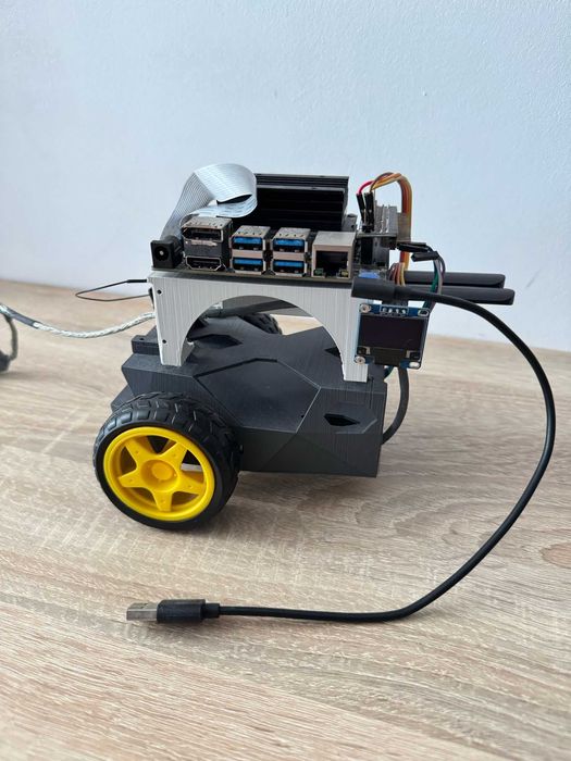 Robot NVIDIA Jetbot cu placa NVIDIA Jetson Nano