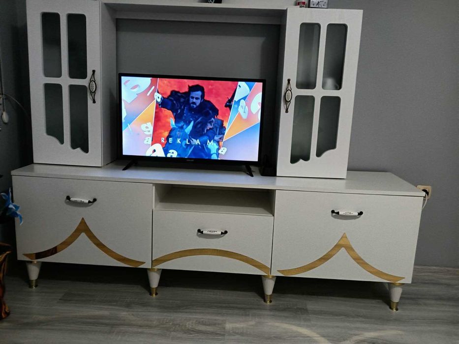 Стилна TV секция / холна секция – отлично състояние