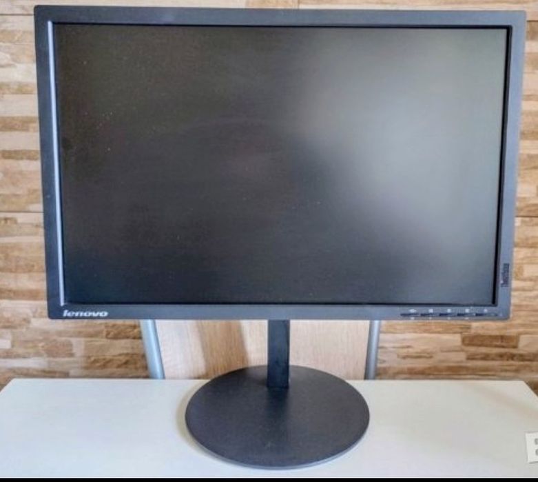 Продавам 22" монитор Lenovo ThinkVision

T2254A