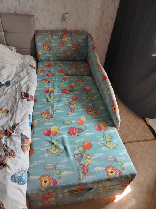 Продам диванчик детский