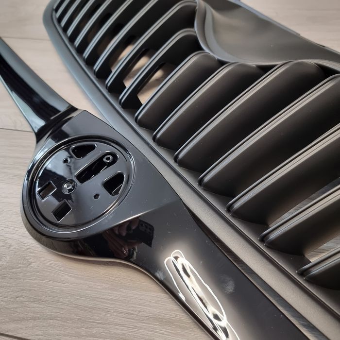 Grila bara fata / radiator / capota Skoda Fabia 2 Facelift 5J Roomster 2010-2014 #NOUA VRS SPORT NEAGRA