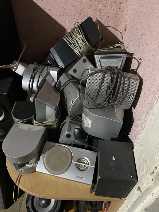 Vând diferite boxe/diverse