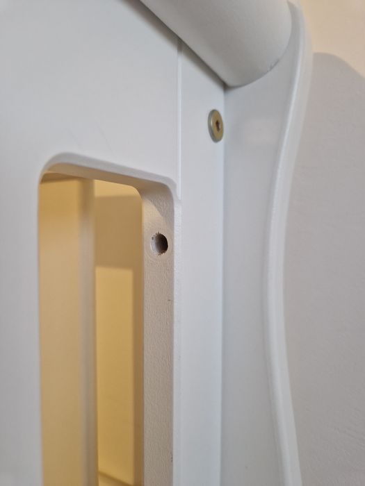 Pătuț bebe cu sertar pentru depozitare.