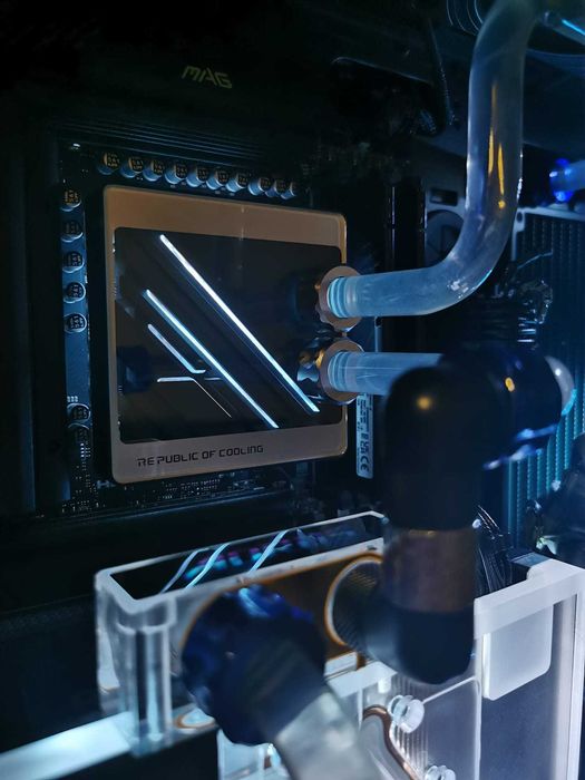 PC Gaming Ultra High-End Custom Loop – Ryzen 9 9950X | RTX 5080 Aorus Waterforce | PCIe 5.0 Next-Gen
