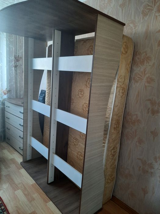 Продам мебель б/у в хорошем состоянии.