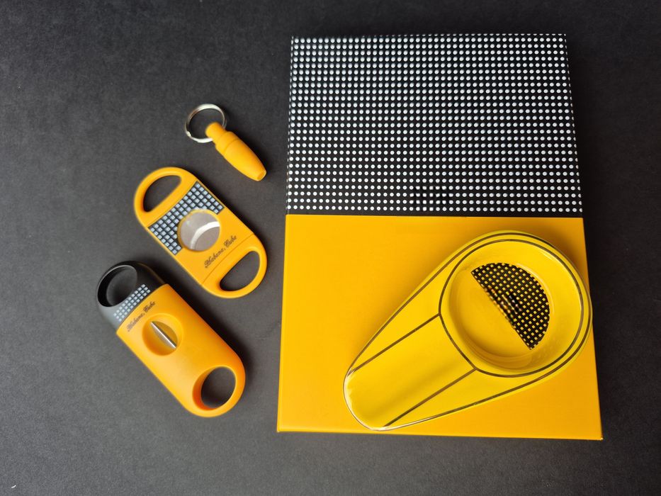 Подаръчен комплект за пури,с лого,два цвята