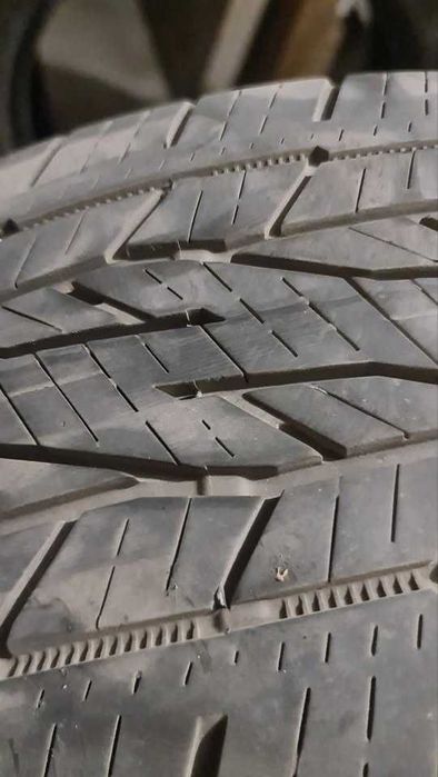 SUV летни гуми 2 броя Goodyear и 2 броя Continental