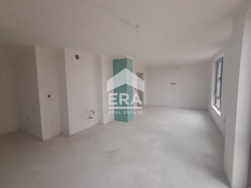 Продава се Четиристаен апартамент в Варна, Лятно кино Тракия - 148 кв.м за 1051 €/кв.м - Снимка #3