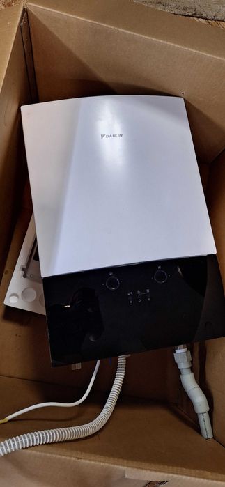 Газов котел Daikin Altherma D2CND024 23 kW, двуконтурен