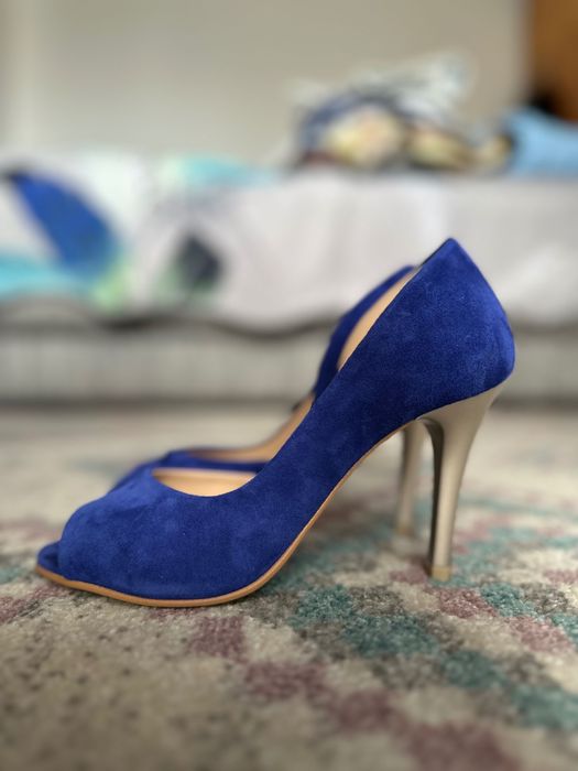 Vand pantofi piele intoarsa 37