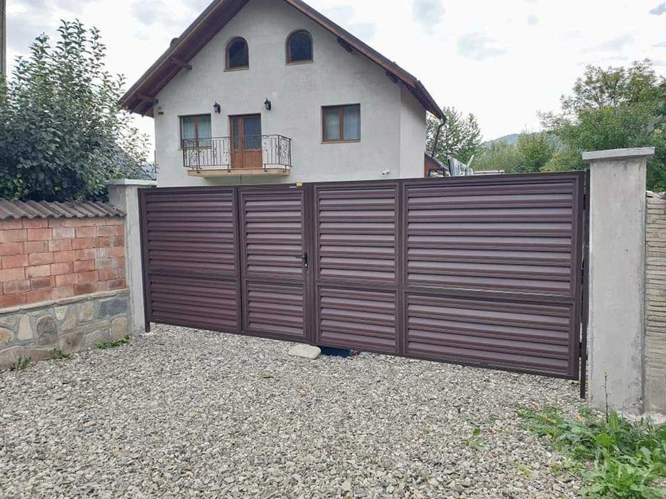 Garduri si porti din panouri stil jaluzele si alte modele disponibile