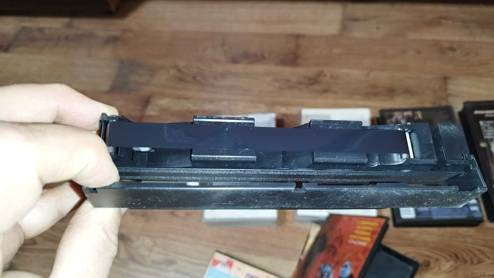 VHS игрални филми екшъни и комедии на видеокасети 8бр