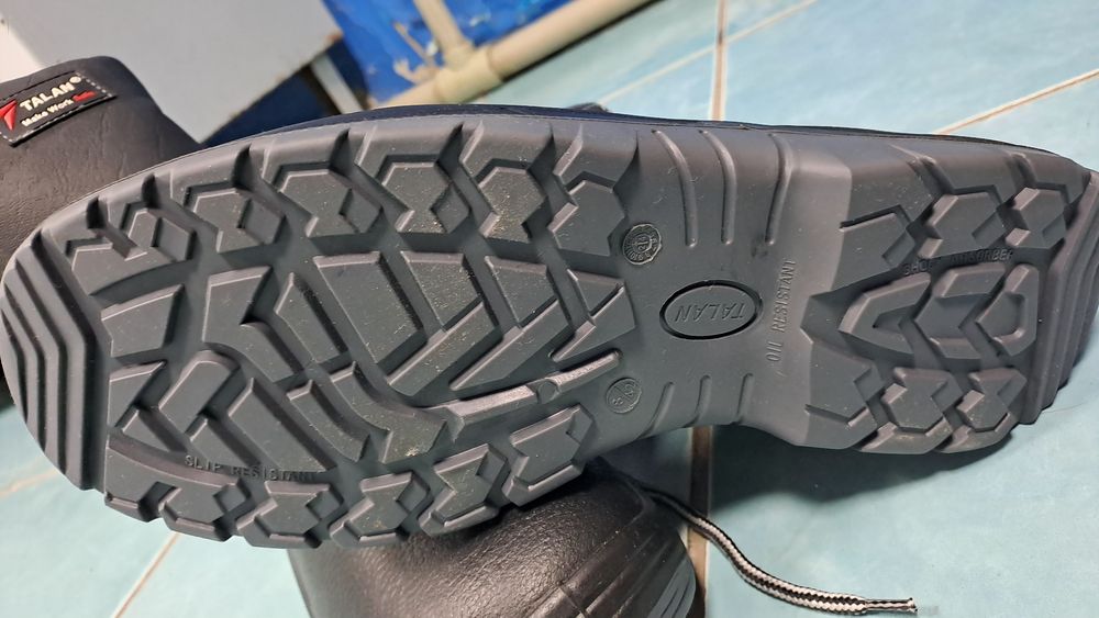 Спец.обувь новый осенний-весенний