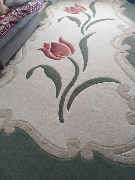 Продается ковёр в хорошем состоянии