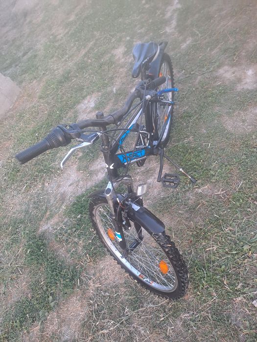 Vând bicicletă roti pe 24 în stare bună de funcționare.