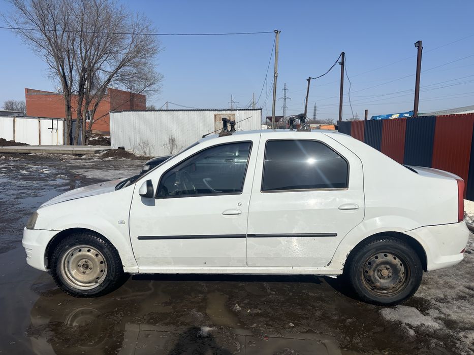 Продам рено логан 1.6