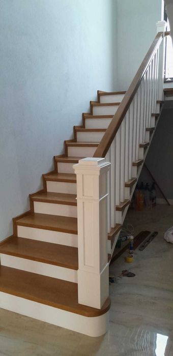 Trepte scări lemn masiv (fag, stejar, frasin)