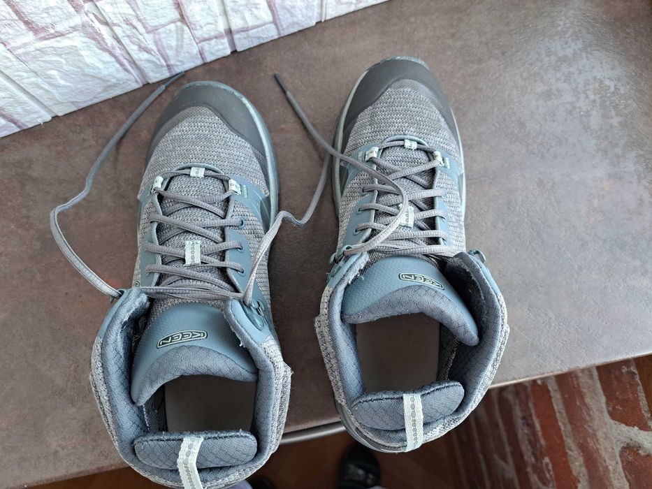 мъжки зимни обувки,боти,туристически,ном40,KEEN