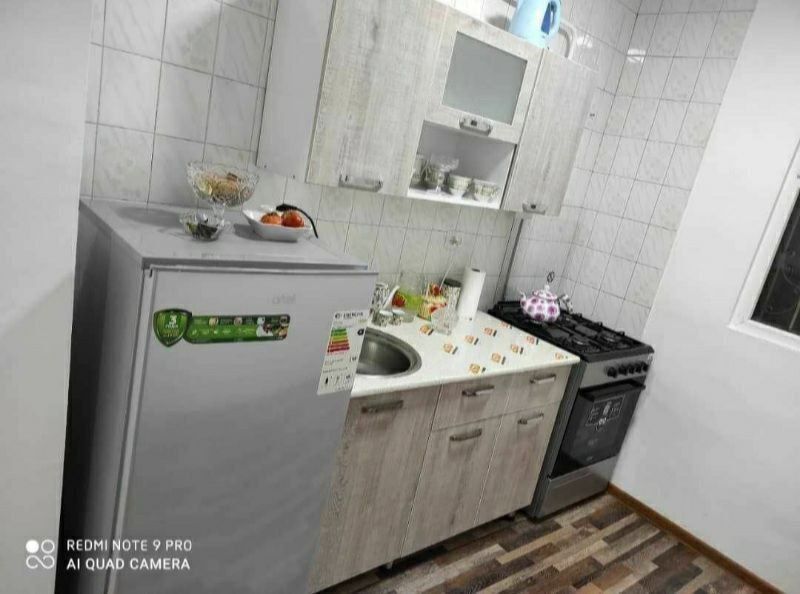 Метро Чиланзар Срочно 1/1/4 кирпич балкон 2/6 Улучшенка -50кв.м