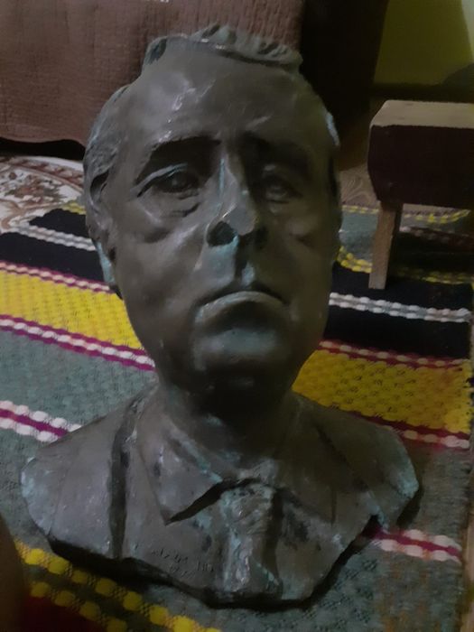 Statuie veche si masiva din bronz semnata