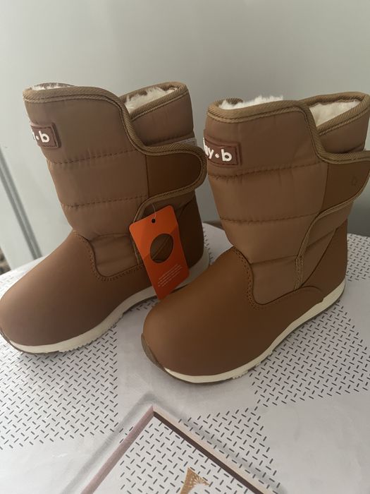 Новые зимние сапожки. Длина стопы 17см