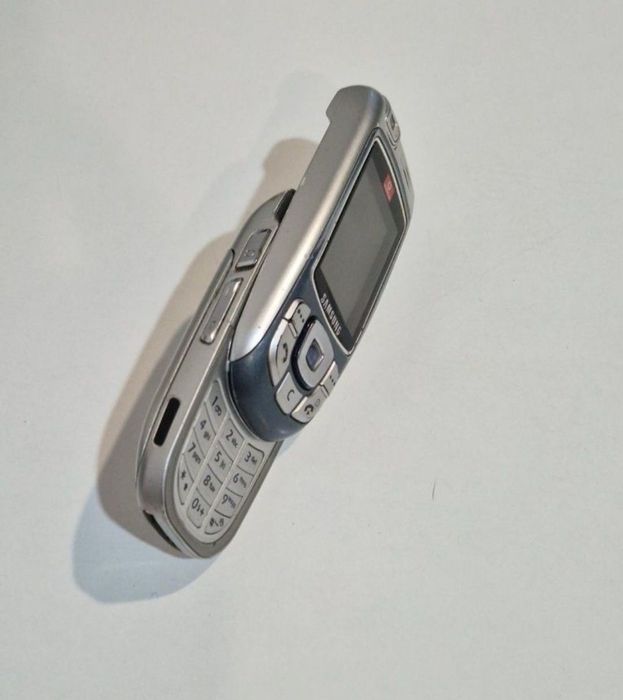 Telefon Samsung pe sina