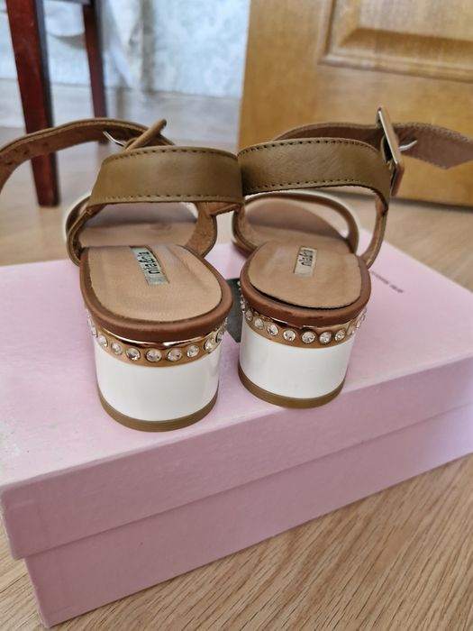 Продам босоножки пр. Италия.