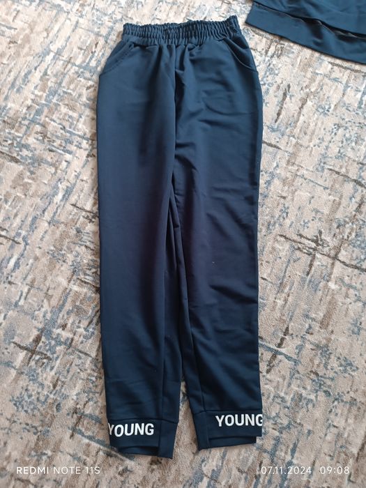 Продам женский костюм