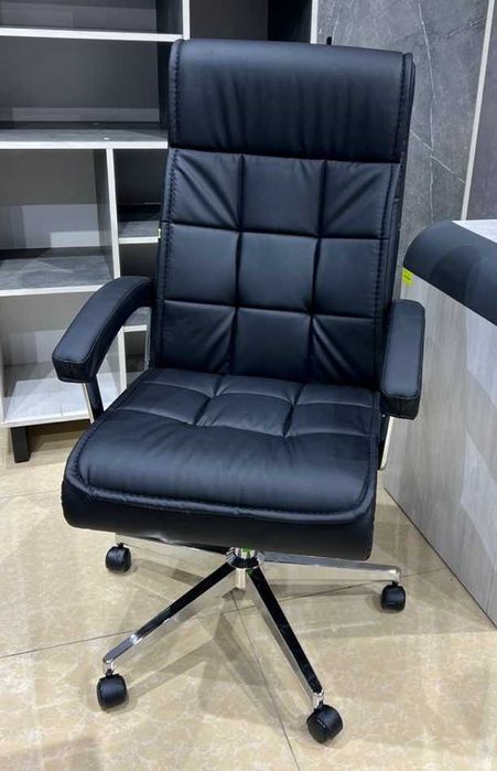 Срочно продаем Офисные мебели в комплекте б/у в отличном состоянии