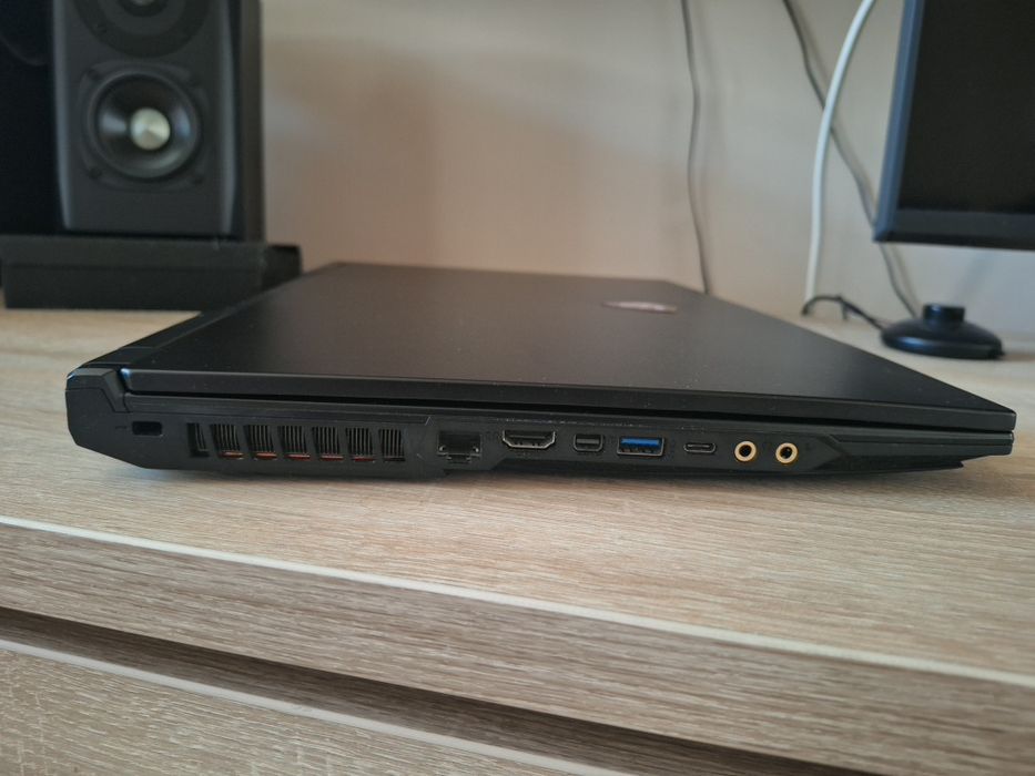 Laptop Gaming 17 inch msi GL75 9SE