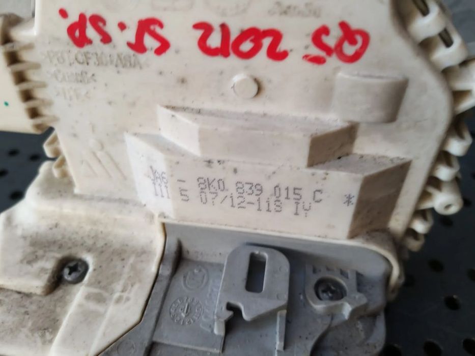 Broasca usa stanga spate audi q5 8r 8k0839015c