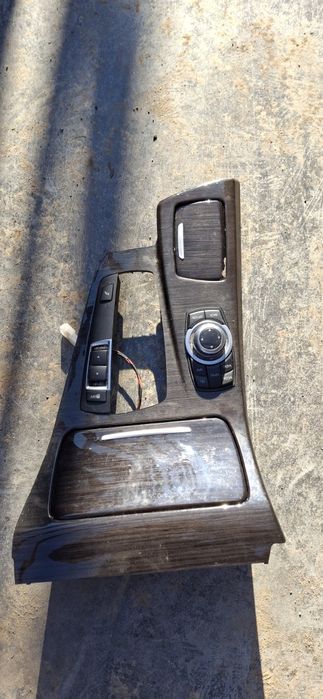 Централна конзола десен волан  BMW F11 520d 184 кс ф11 520д 184HP
B