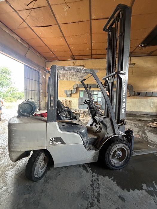 Продавам Мотокар Nissan 35