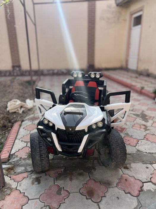 Detskiy elektromobil