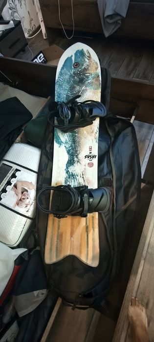 Продавам сноуборд lib tech & rossignol