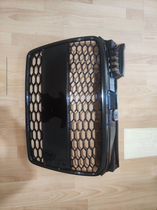 Grila Centrala fagure Audi A4 B7 negru lucios plastic abs