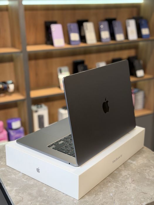 MacBook Air 15” M2 256GB / PhoneLab