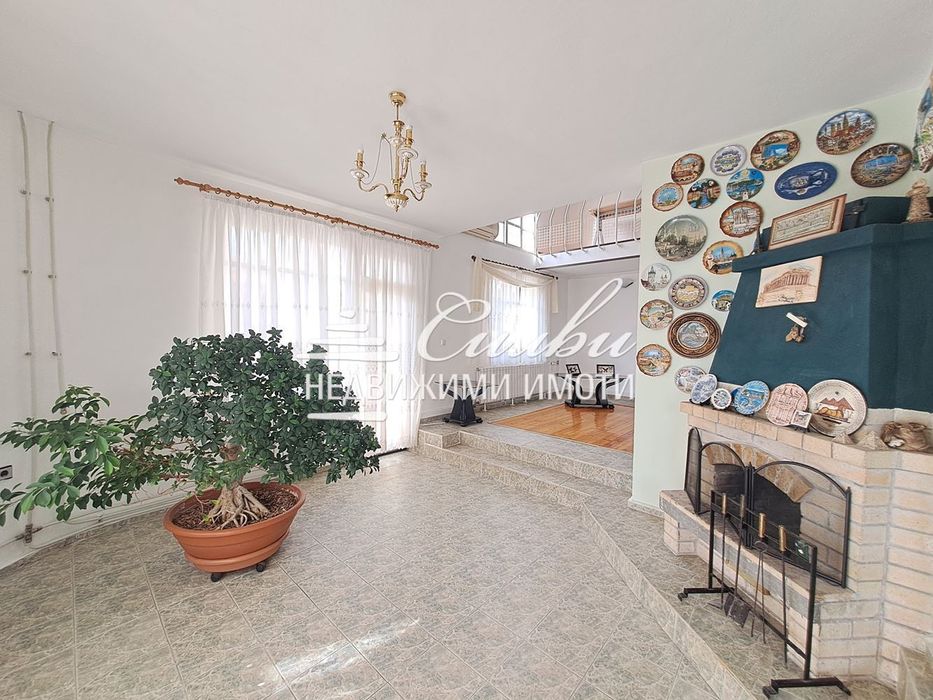 Продава се Многостаен апартамент в Шумен, Болницата - 223 кв.м за 789 €/кв.м - Снимка #1