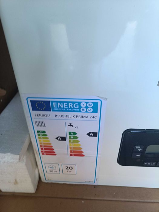 Vând centrală termică gaz ferroli bluehelix prima