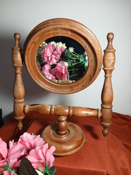 Oglindă- final de secol XIX-prima jumătate a sec.XX