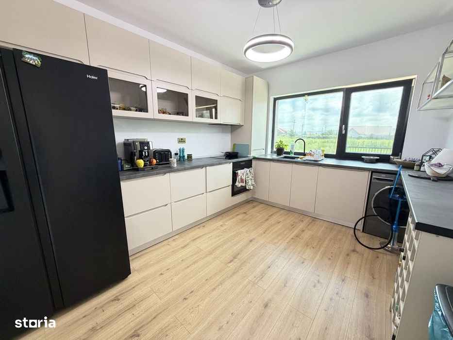 Chirie Casa P+1, mobilata si utilata, Lux, moderna, Mioveni - Pitesti