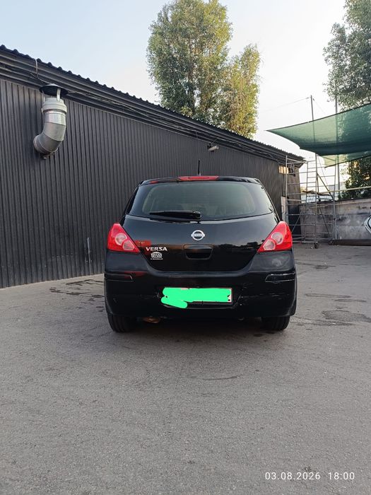 Продам автомобиль Nissan versa срочно