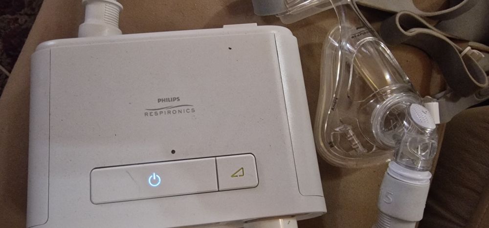 Апарат за сънна апнея DreamStation и маска за цяло лице Amara M